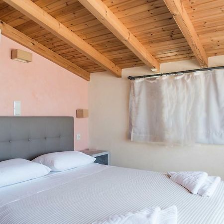 Pantanassa Villa Thalia Agia Marina Dış mekan fotoğraf