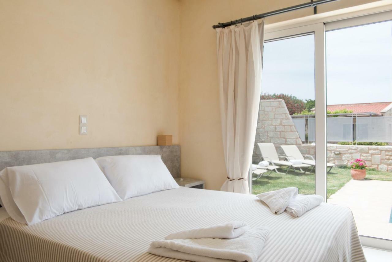 Pantanassa Villa Thalia Agia Marina Dış mekan fotoğraf